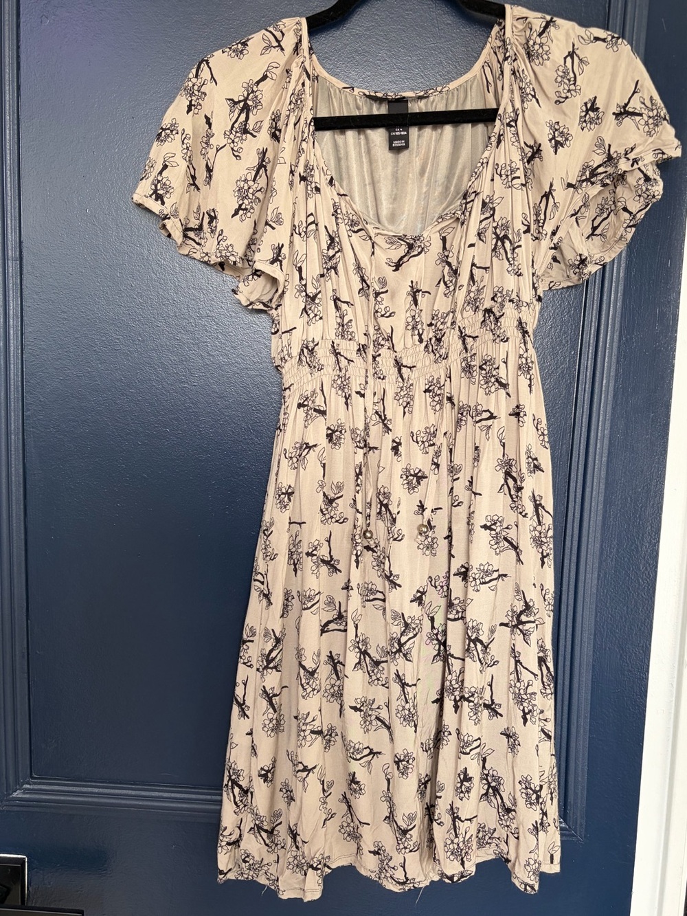 H&M grey ruffle dress with black floral Print